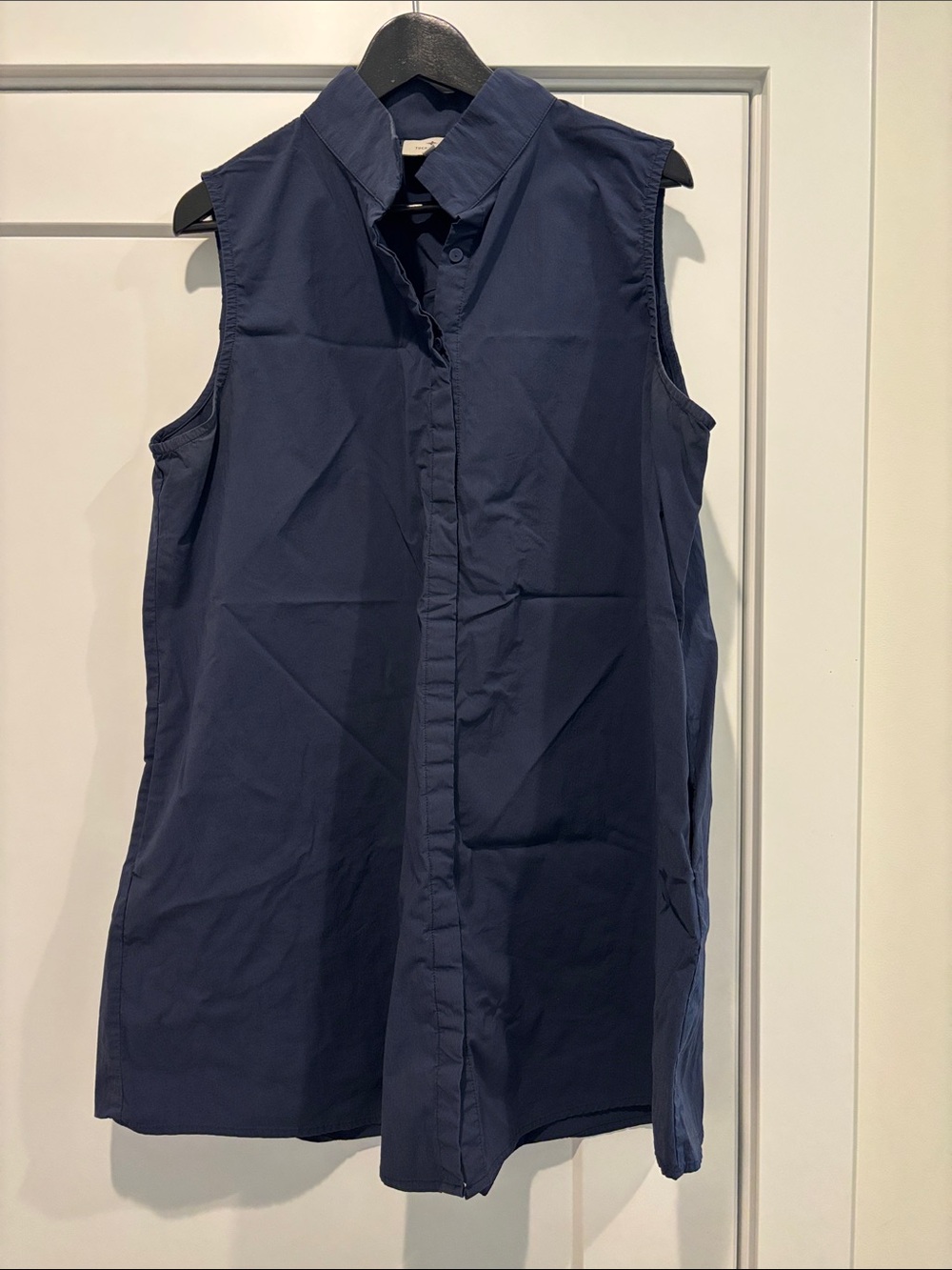 Tuckernuck Navy Sleeveless Button-Front Tunic